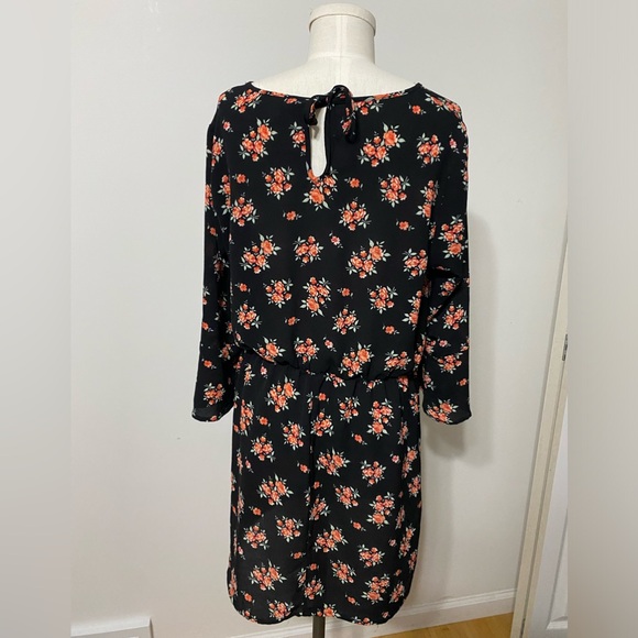 Divided H&M Black Floral Crepe Dress 3/4 with Fun Sleeves Size 12 - Picture 3 of 5